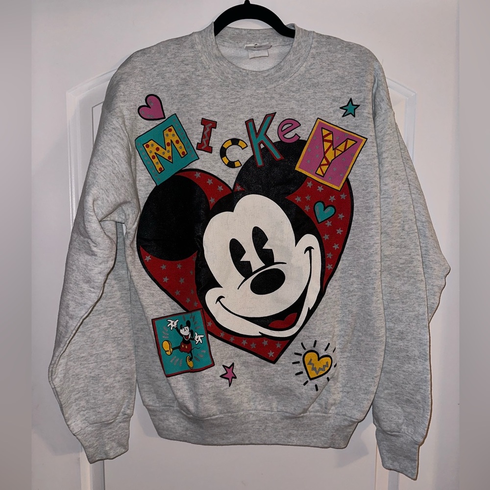 Vintage Disney Sweater Mickey Heart - Mickey & Co - Valentine’s Vibes (Rare)